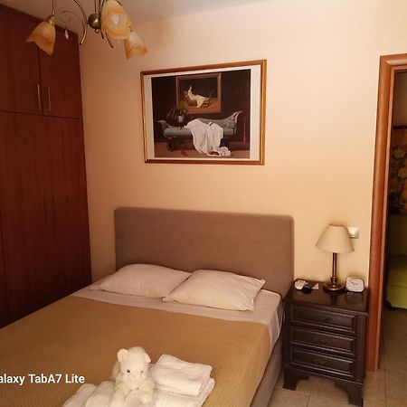 Villa Avatos - Near To The Port Of Rafina And The Airport Of Athens Agios Spyridon  Eksteriør bilde