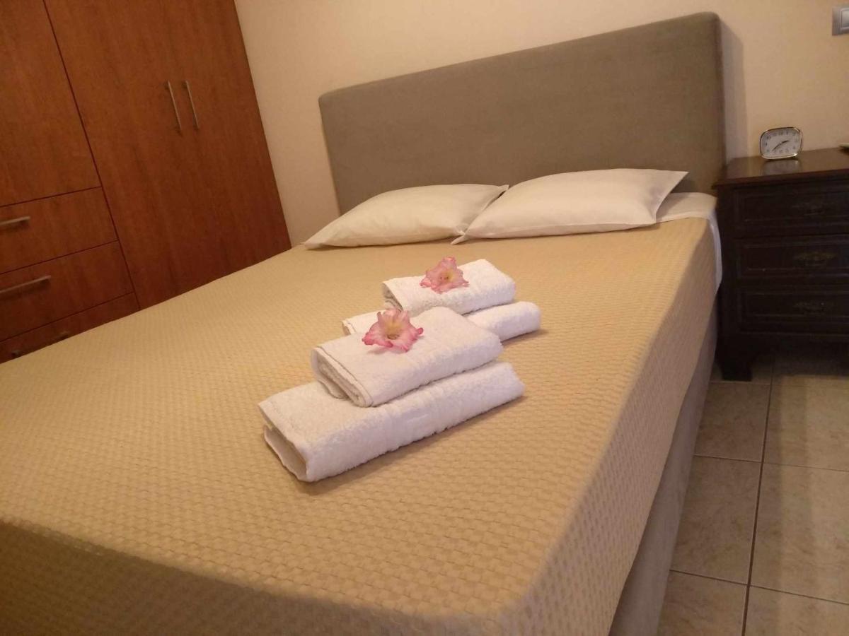 Villa Avatos - Near To The Port Of Rafina And The Airport Of Athens Agios Spyridon  Eksteriør bilde